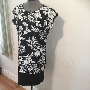 Joy fresh black/white floral pattern dress size XS
